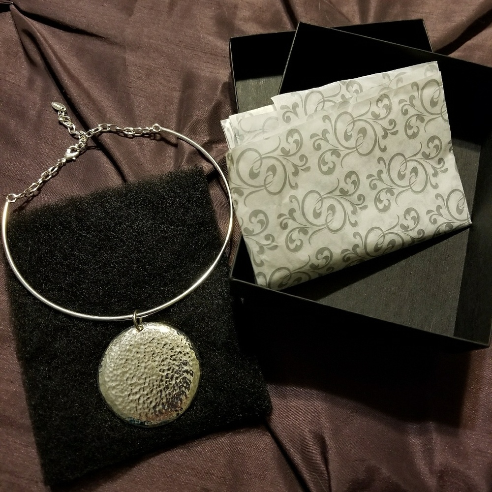 Beautiful Silver Pendant Necklace